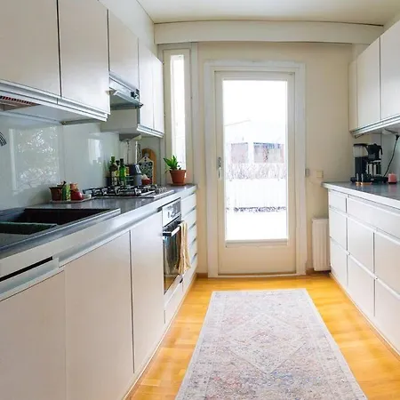 Idyllinen 76m Paeaetyasunto *