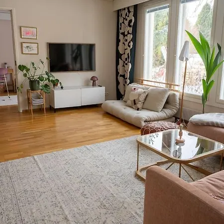 Apartment Idyllinen 76m Paeaetyasunto